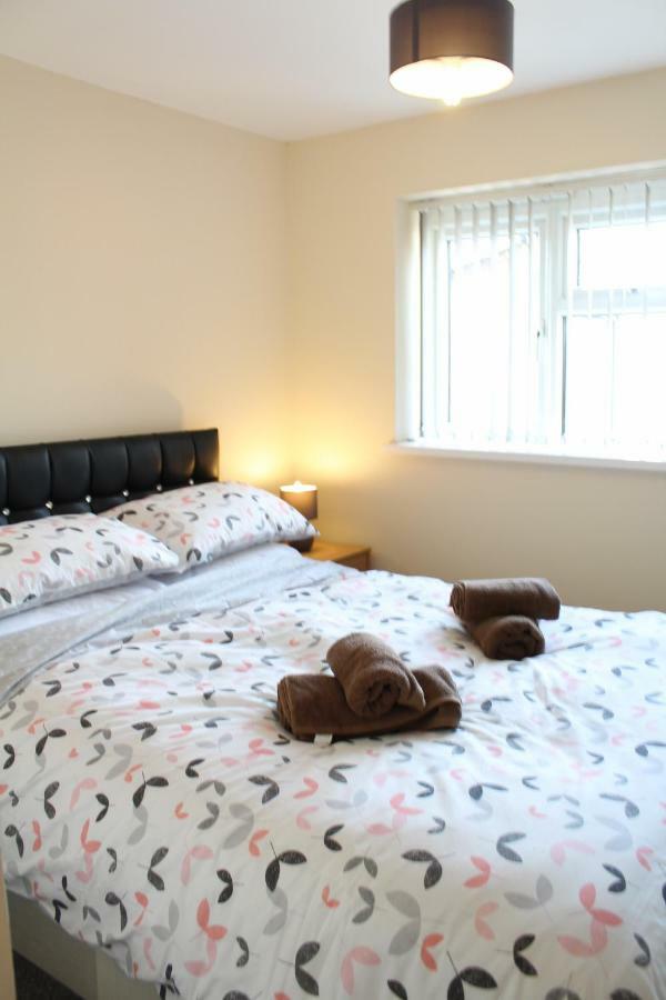 Van Apartments Caerphilly Exterior foto